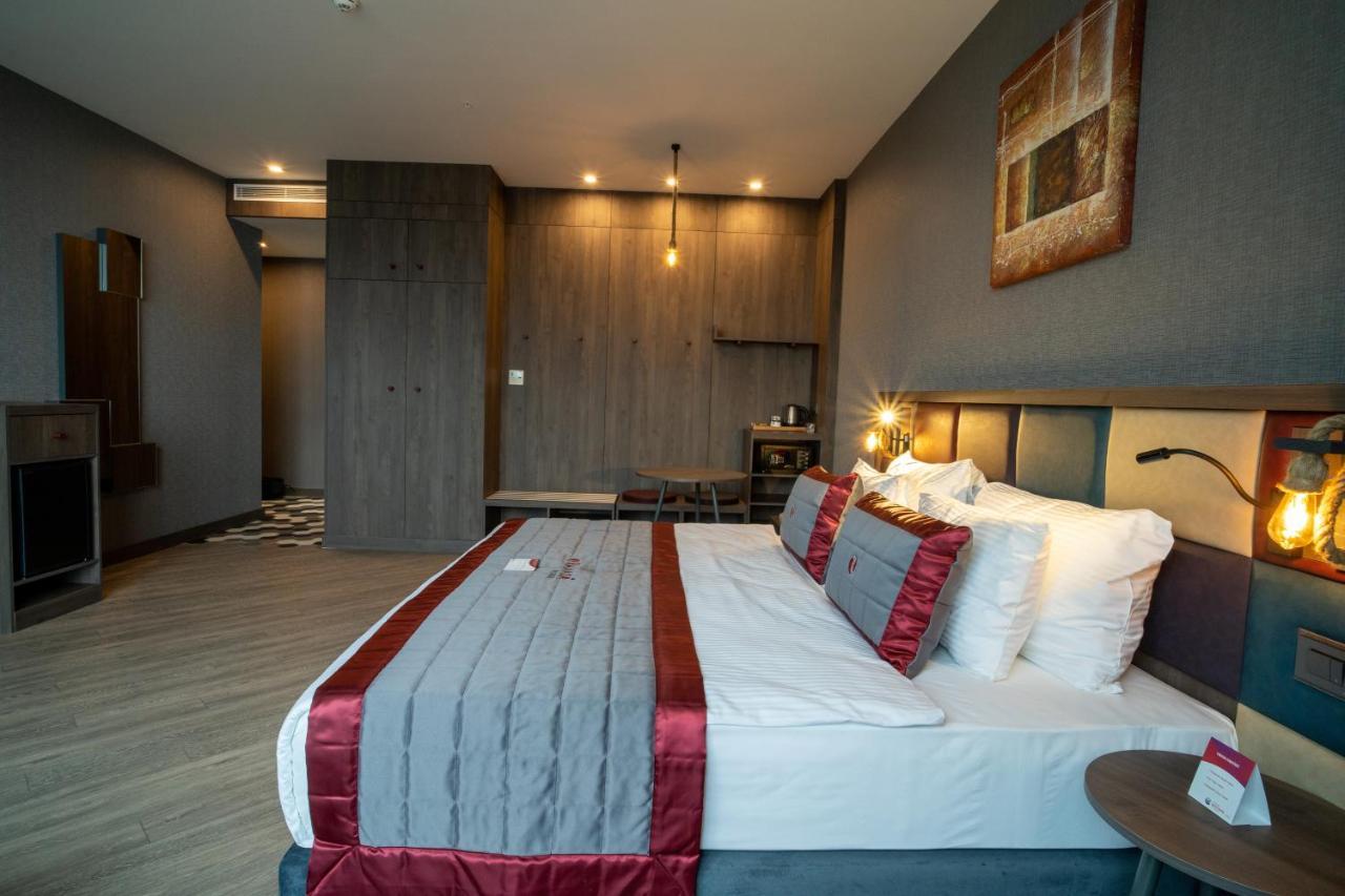 Ramada Encore By Wyndham Istanbul Avcilar Екстериор снимка